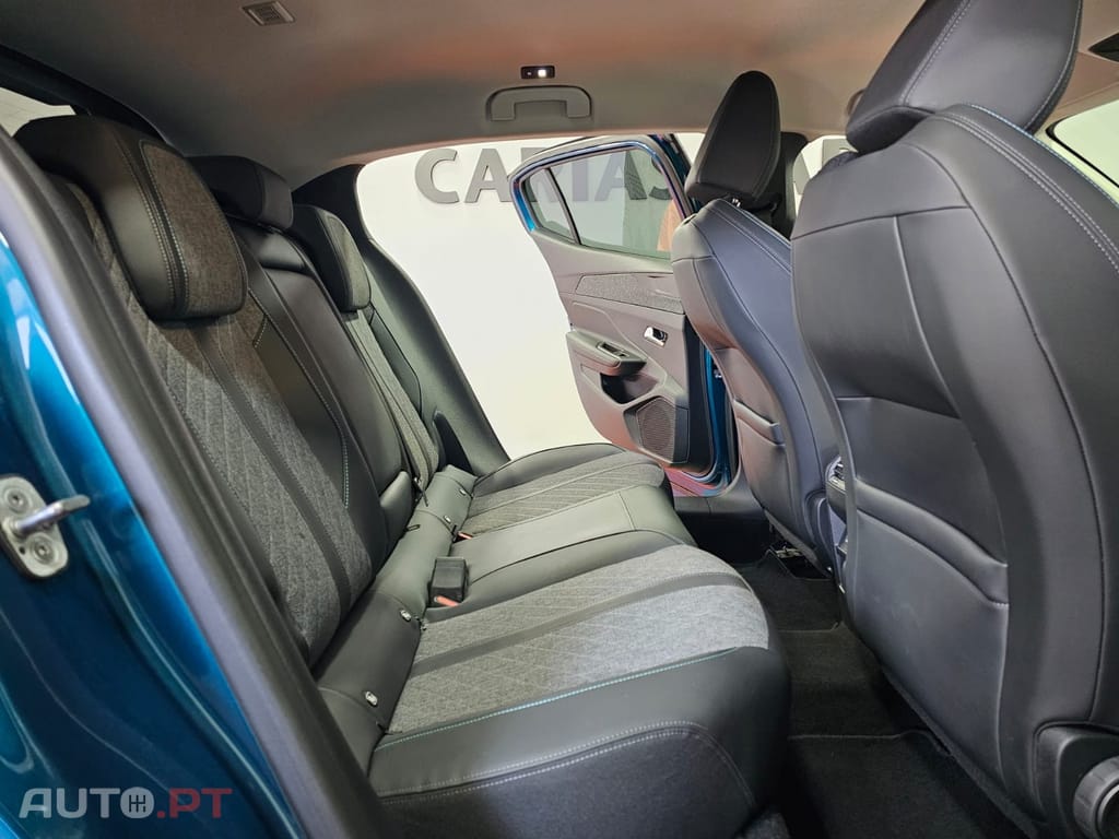 Peugeot 408 1.6 Hybrid Allure e-EAT8