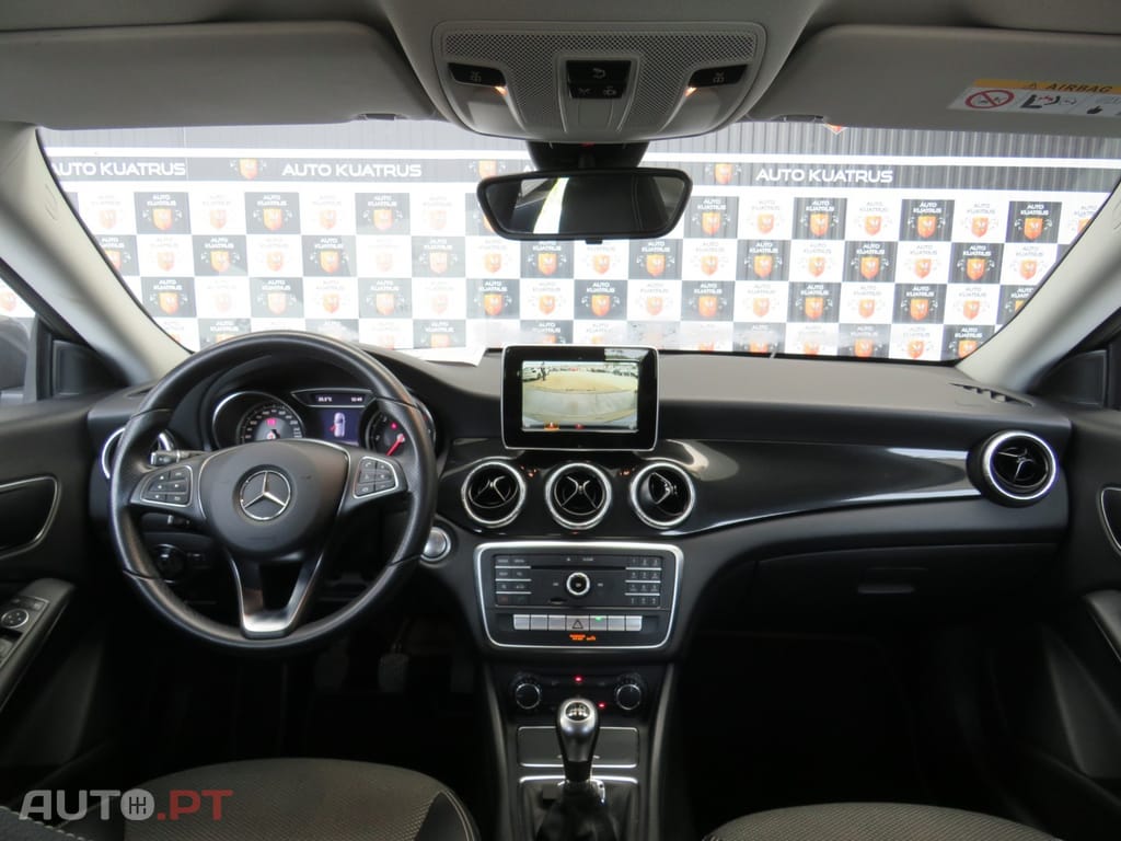 Mercedes-Benz CLA 180 d Shooting Brake