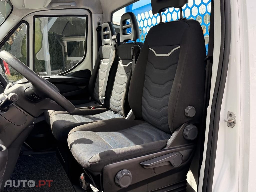 Iveco Daily BASCULA TRI-BASCULANTE