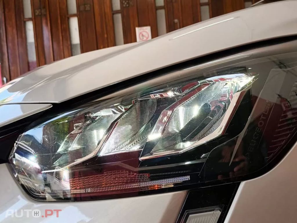 Peugeot E-208 Allure Pack