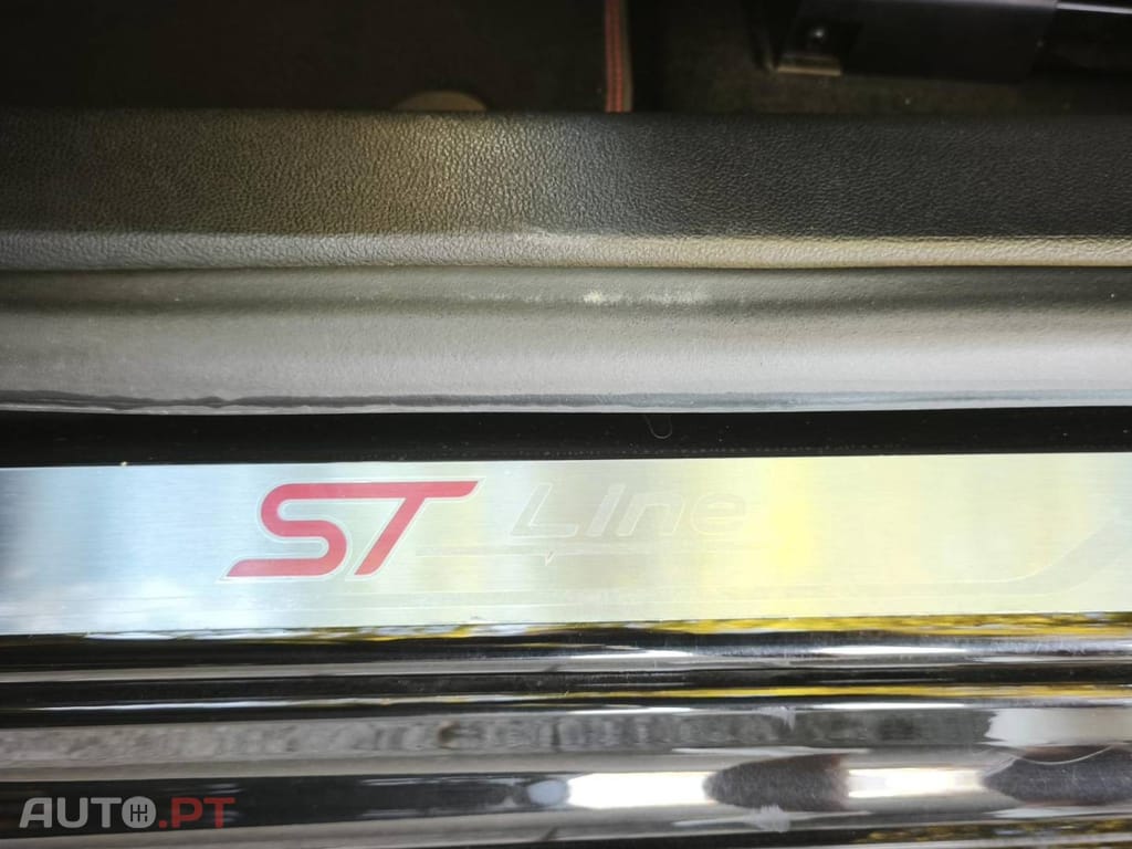 Ford Focus SW 1.0 EcoBoost MHEV ST-Line