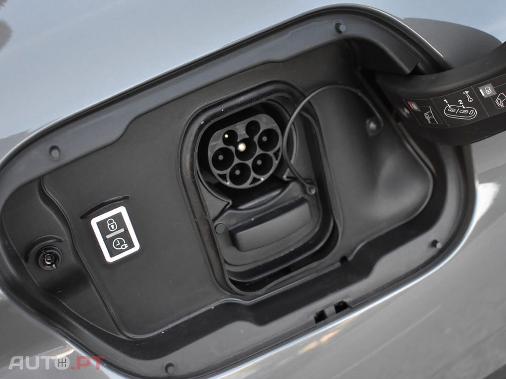 Peugeot E-308 54 kWh GT