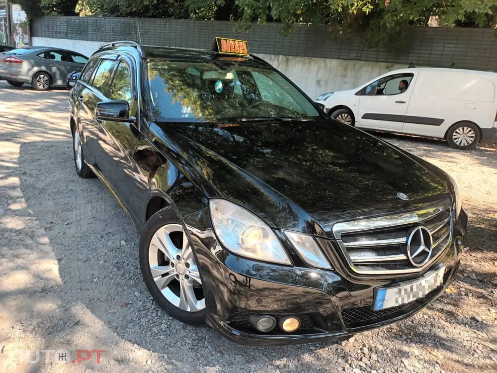 Mercedes-Benz E 200 BlueTEC Avantgarde Auto