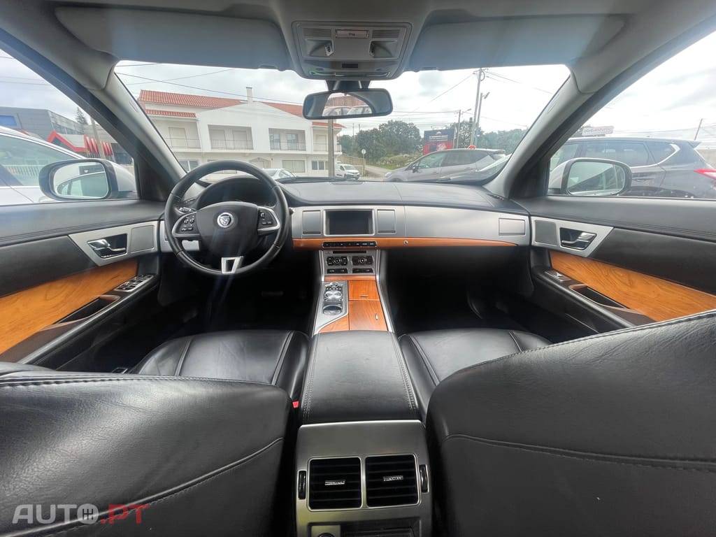 Jaguar XF 2.2 F