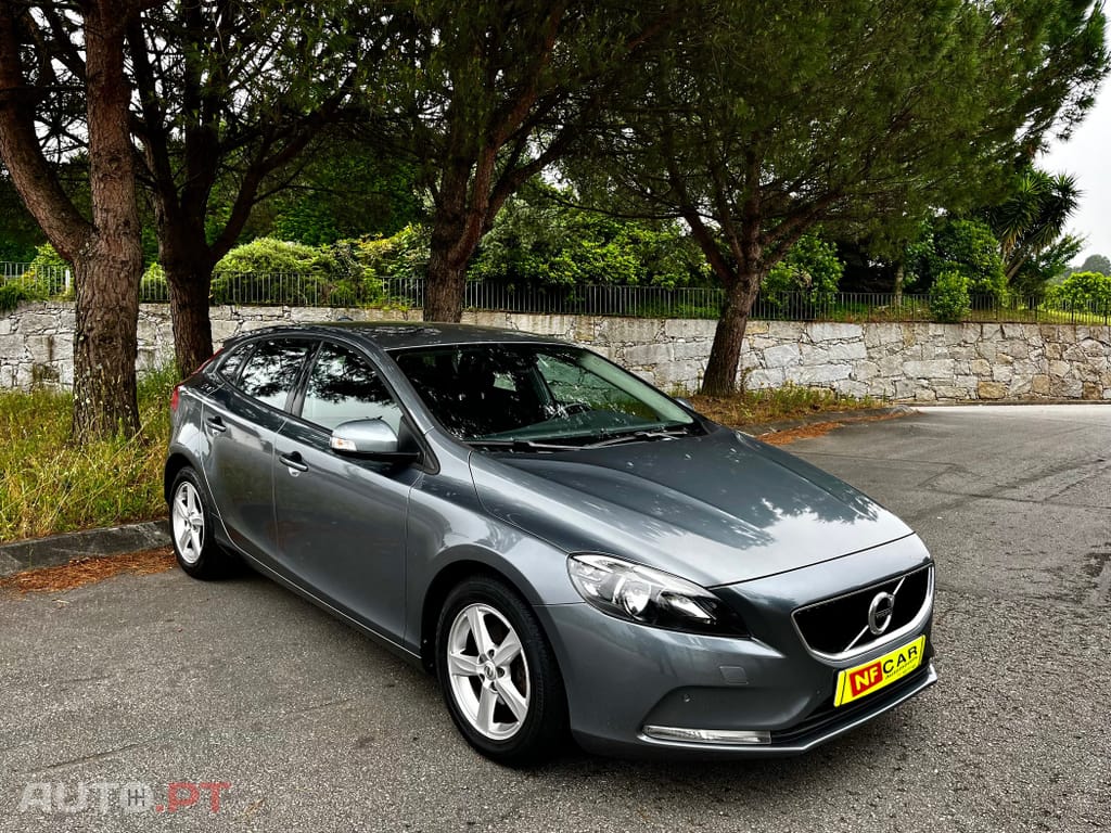 Volvo V40 D2