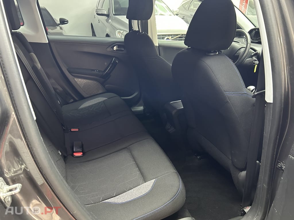 Peugeot 2008 1.2 PureTech Style