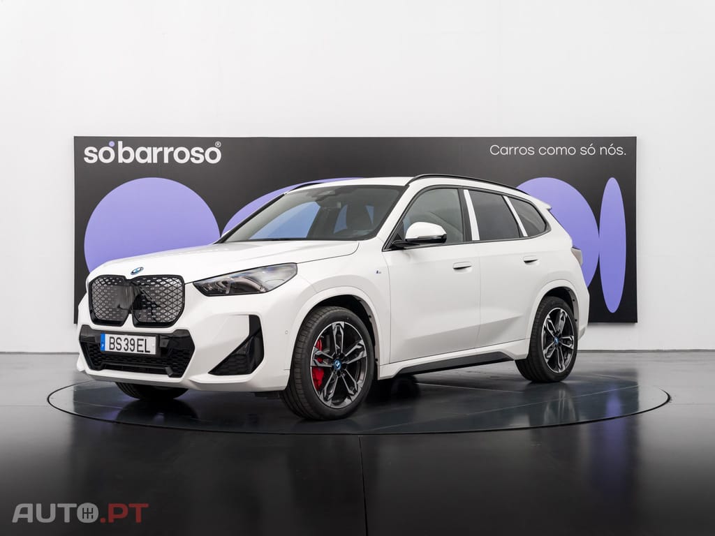 BMW iX1 eDrive20 Pack Desportivo M Pro