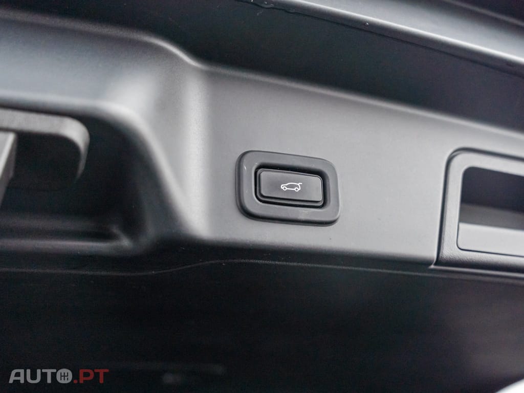 Land Rover Evoque 1.5 P300e AWD R-Dynamic S Auto