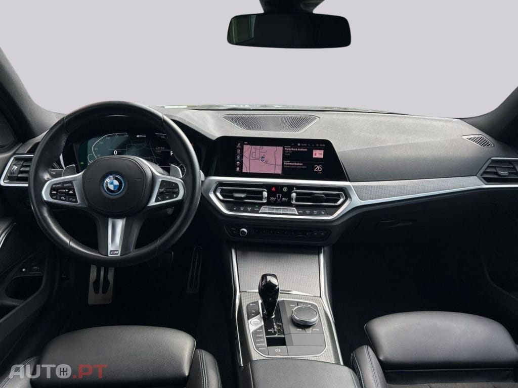 BMW 330 I.V.A DEDUTÍVEL Touring M Sport