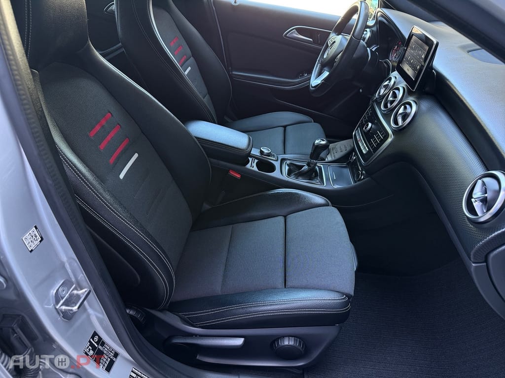 Mercedes-Benz A 180 d AMG Line