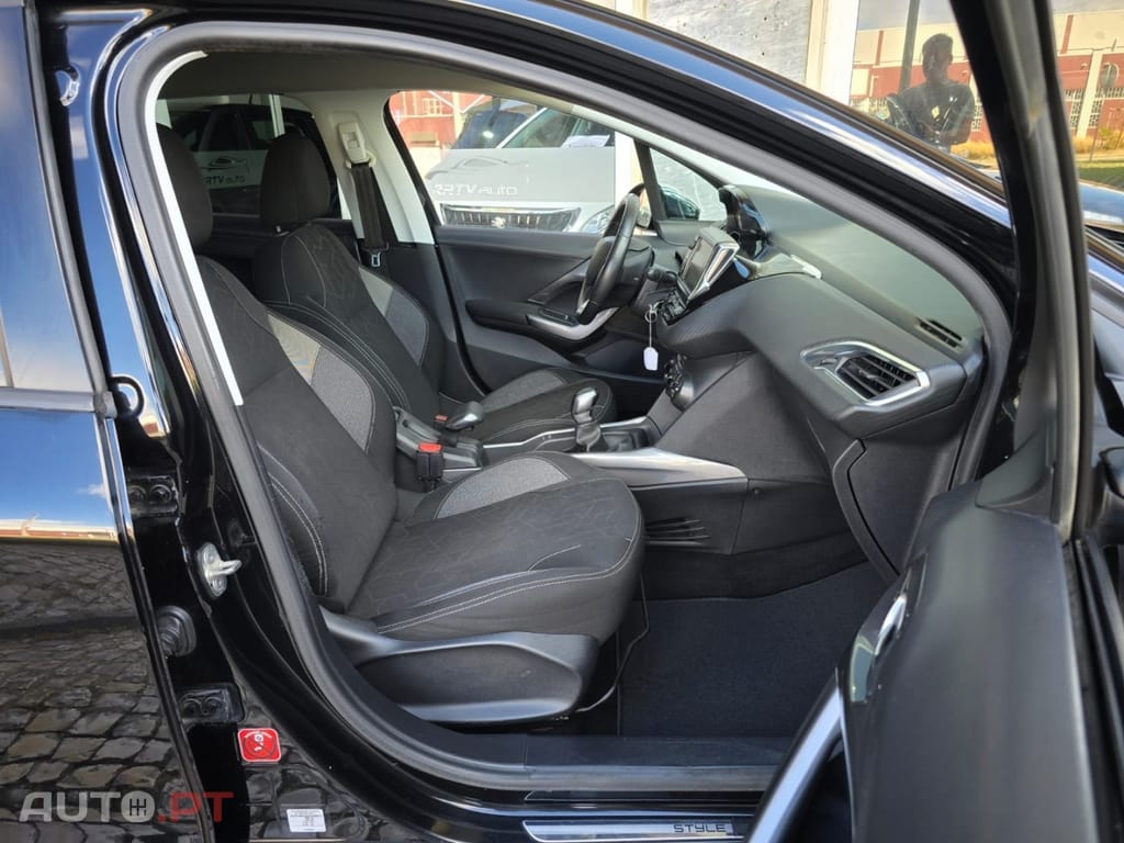 Peugeot 2008 1.6 BlueHDi Style