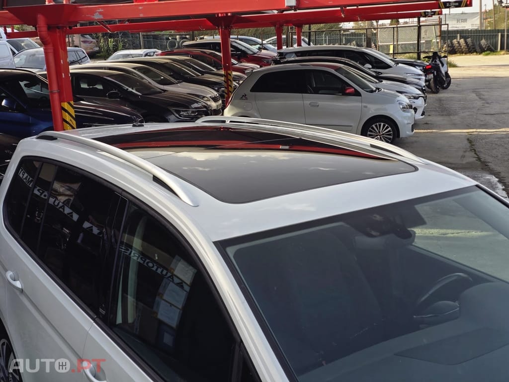 Volkswagen Touran 1.6 TDI R-Line DSG