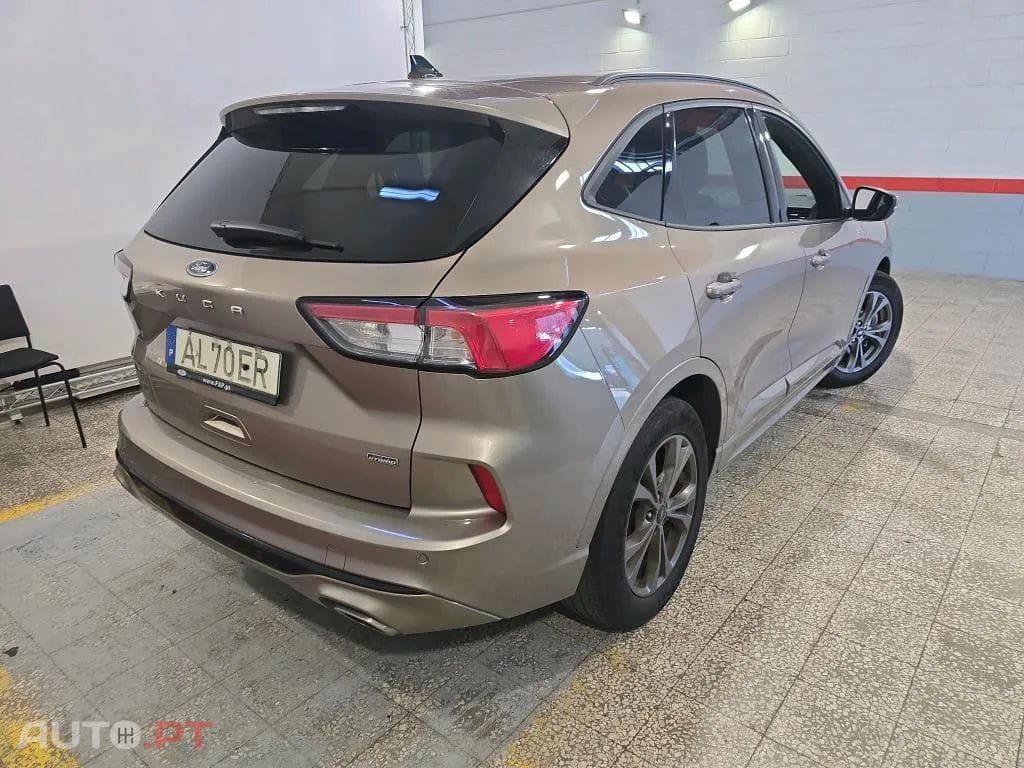 Ford Kuga 2.5 PHEV ST-Line X
