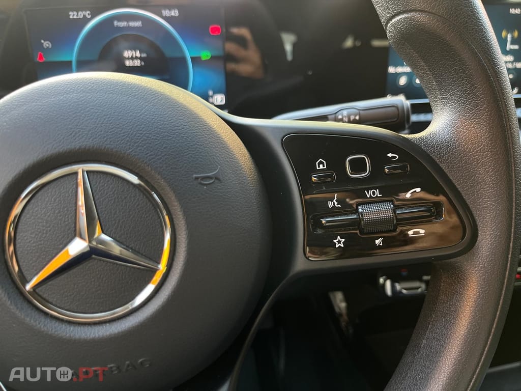 Mercedes-Benz CLA 180 SB DCT 