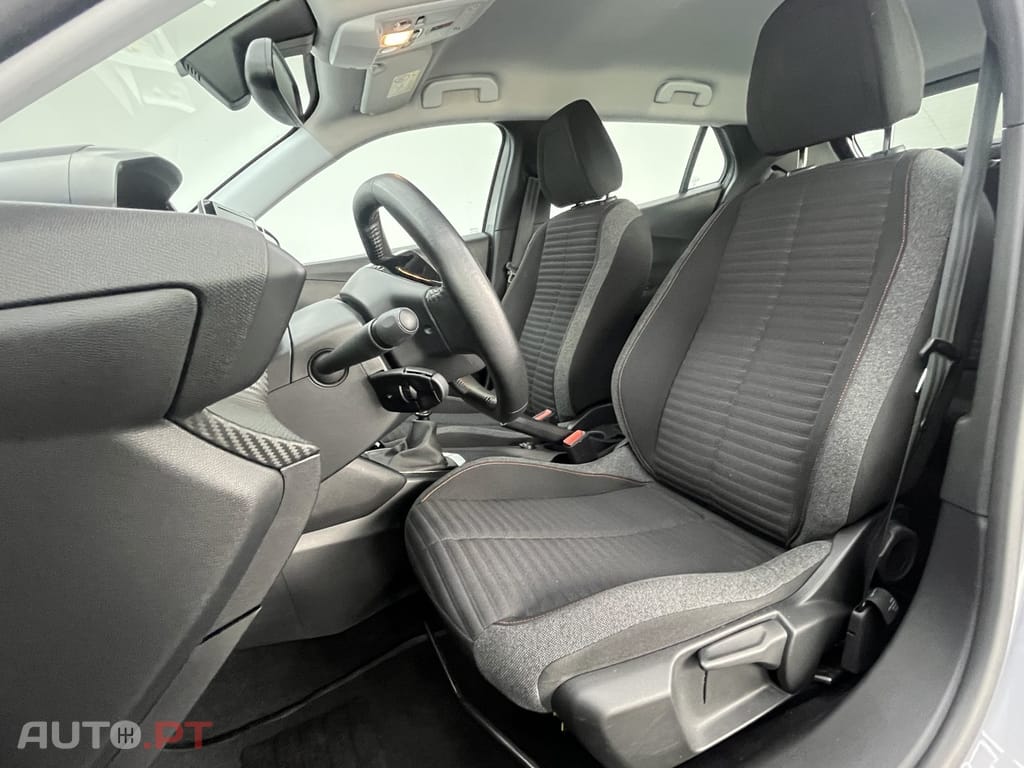 Peugeot 2008 1.2 PureTech Active Pack