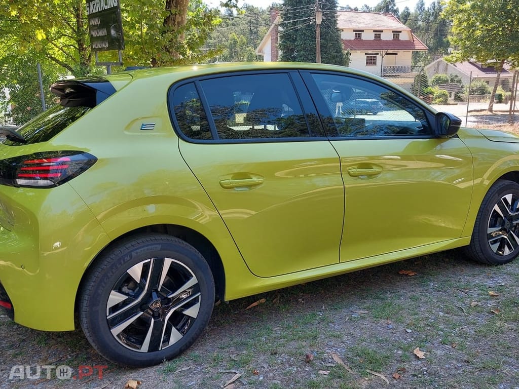 Peugeot E-208 50 kWh Style