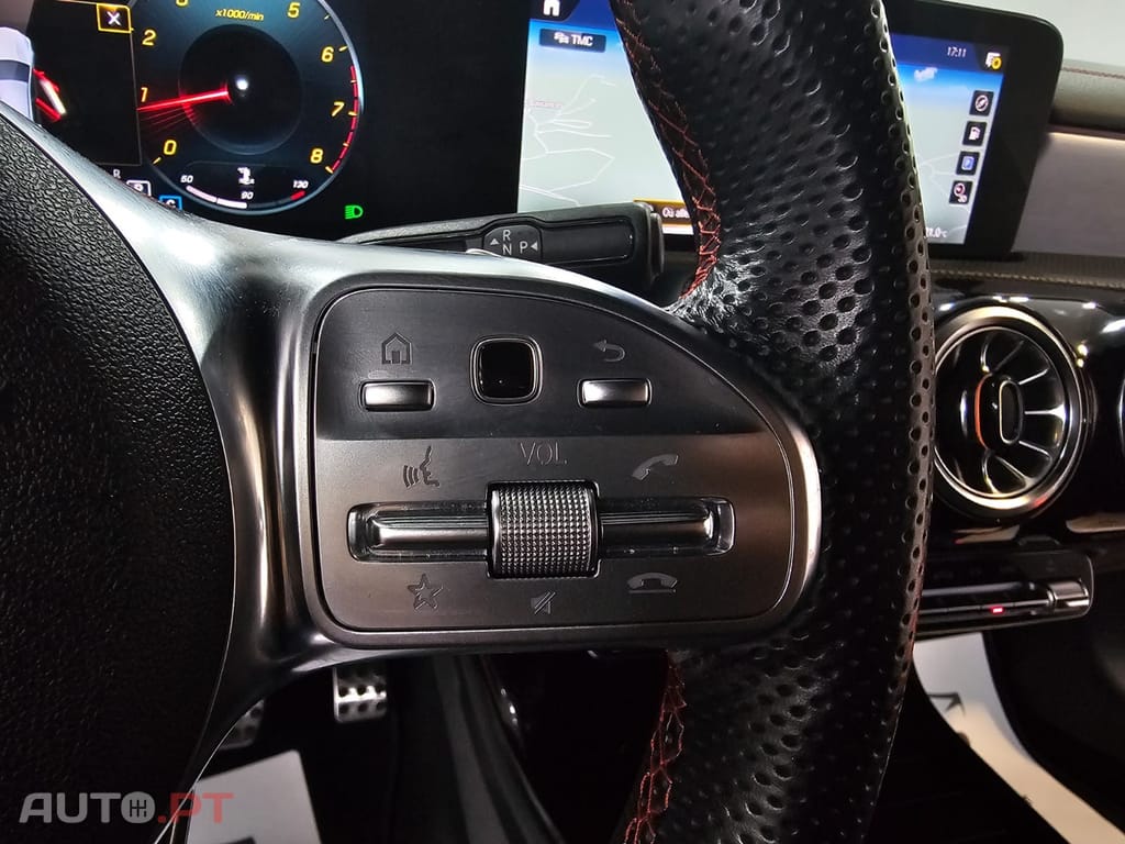 Mercedes-Benz CLA 180 Shooting Brake 7G-DCT AMG Line