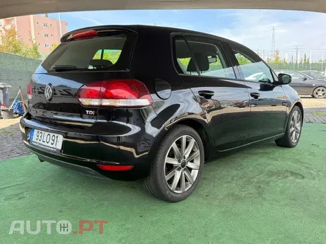 Volkswagen Golf 1.6 TDi Highline DSG