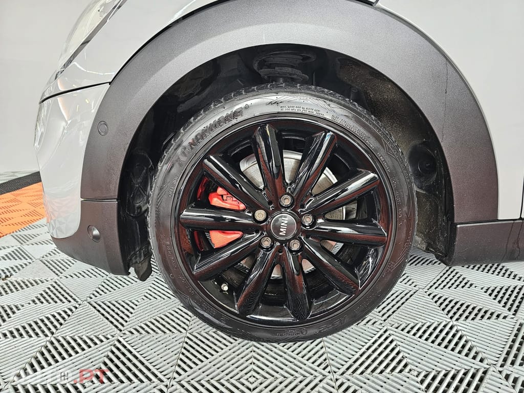 MINI Cooper SD Auto Desportiva