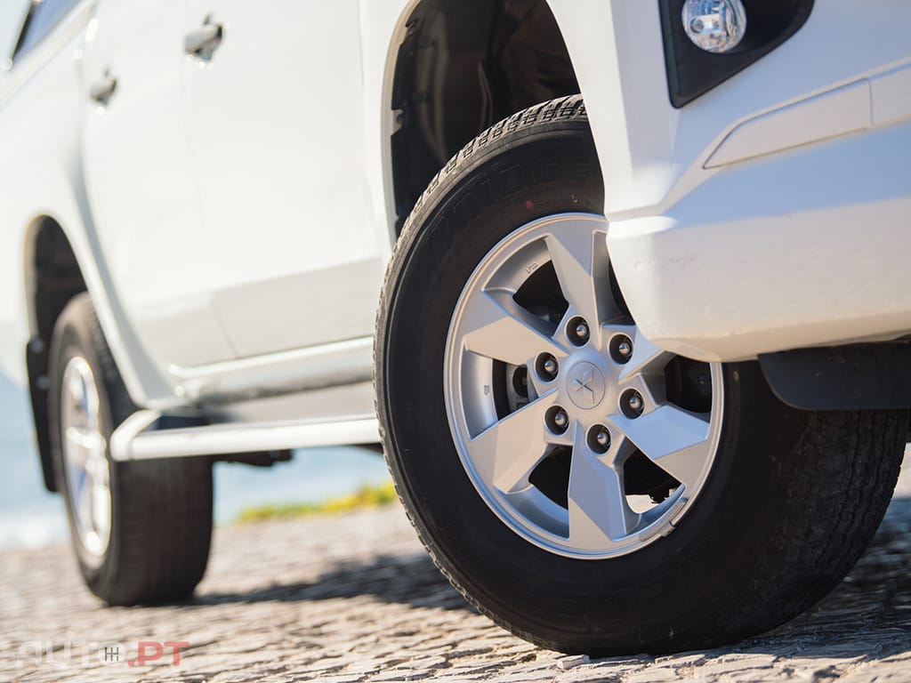 Mitsubishi L200 2.3 DI-D Space Cab Invite 4WD