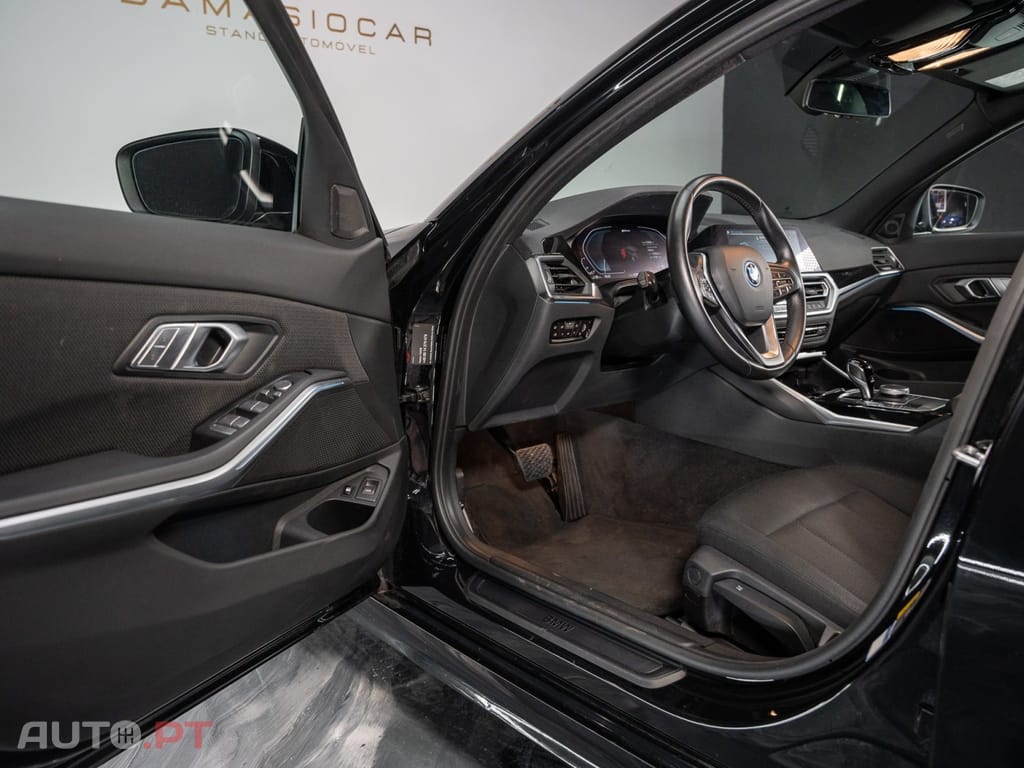 BMW 320 e Touring Auto