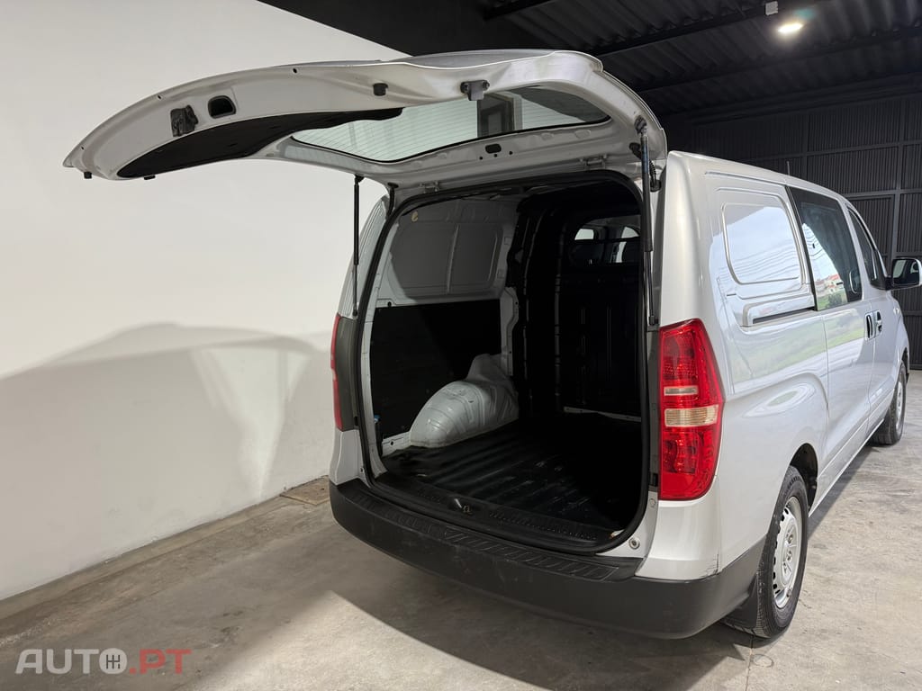 Hyundai H-1 2.5 CRDi