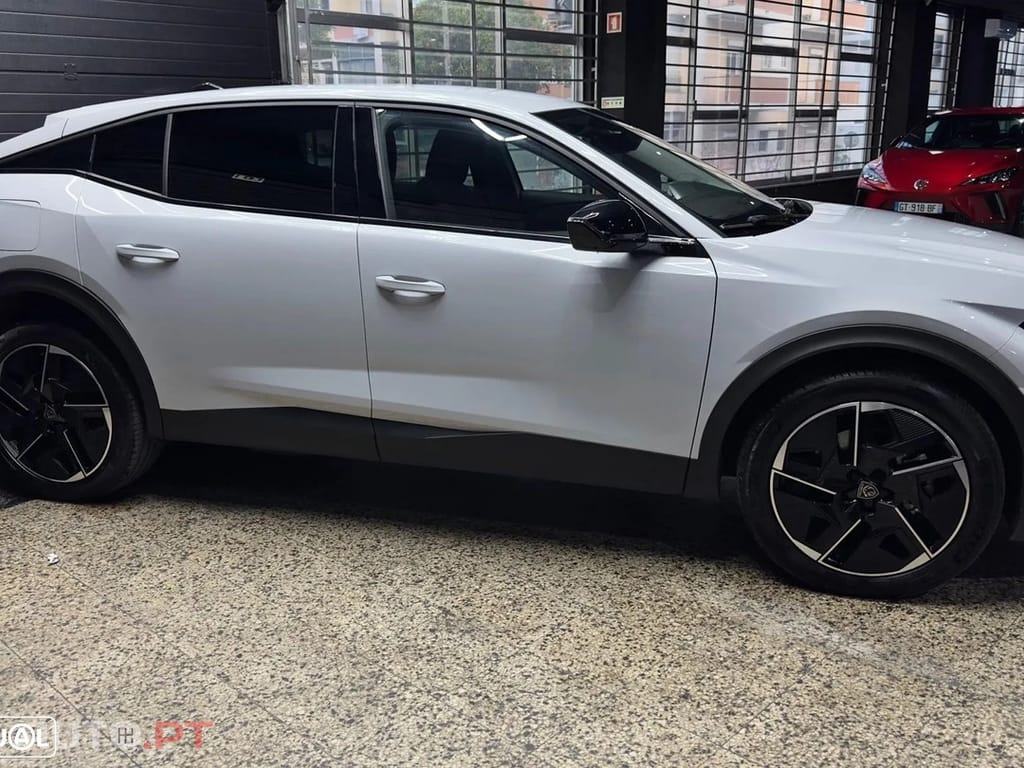 Peugeot E-408 210 GT