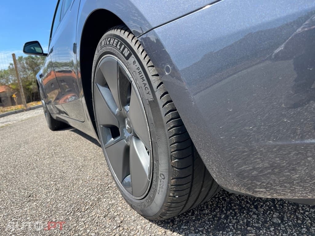 Tesla Model 3 Long Range AWD Dual Motor