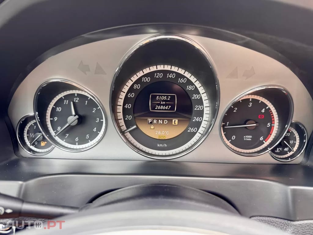 Mercedes-Benz E 220 CDI BlueEfficiency Auto
