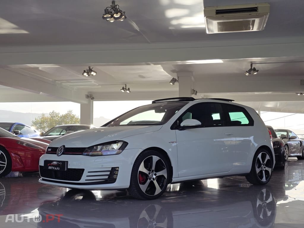 Volkswagen Golf 2.0 TSI GTI DSG