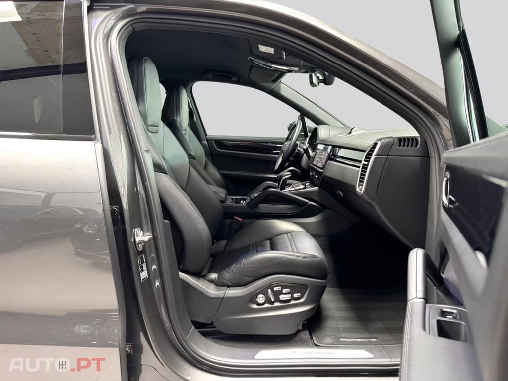 Porsche Cayenne I.V.A DEDUTIVEL E-HYBRID SPORT