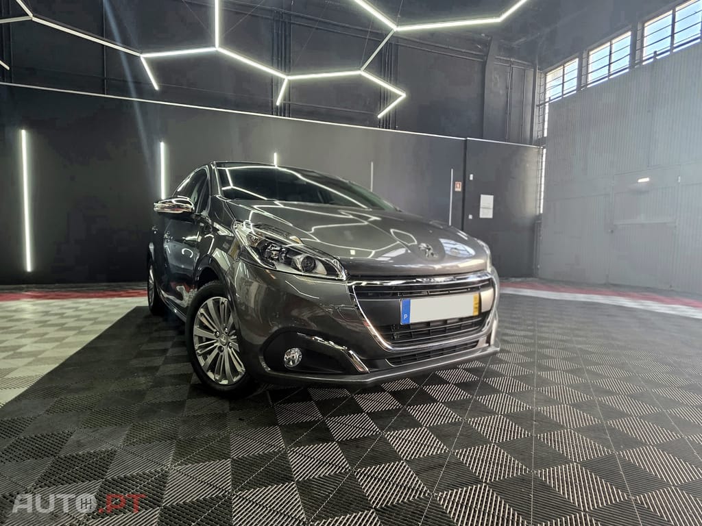 Peugeot 208 1.2 STYLE