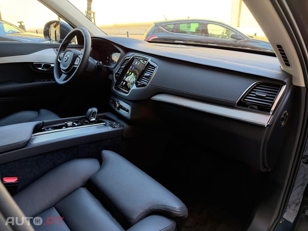 Volvo XC90 2.0 T8 PHEV Ultimate Dark AWD