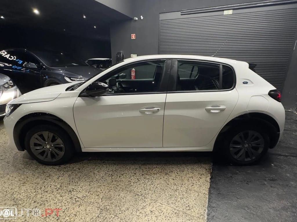 Peugeot E-208 50 kWh Allure Pack