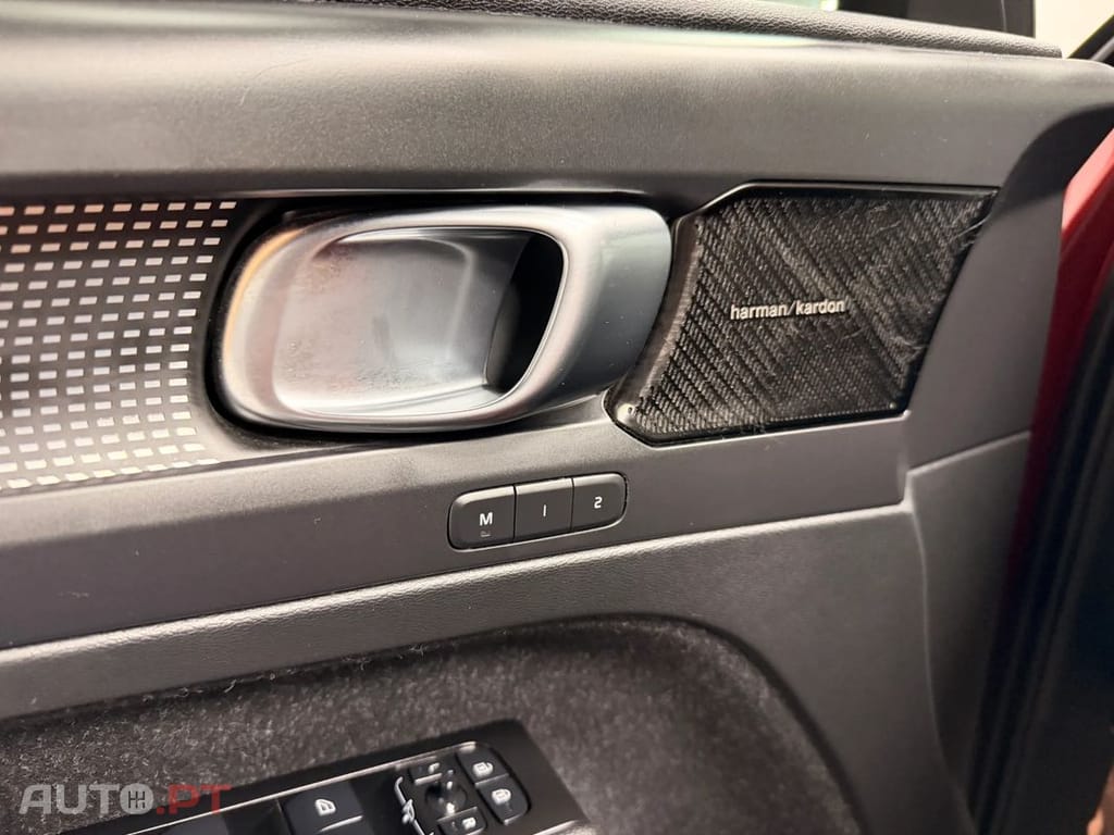 Volvo XC 40 P8 AWD Recharge RDesign — fotografia 24