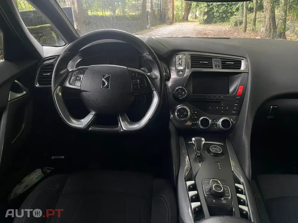 Citroen DS5 2.0 HDi Hy4 So Chic CMP6 102g