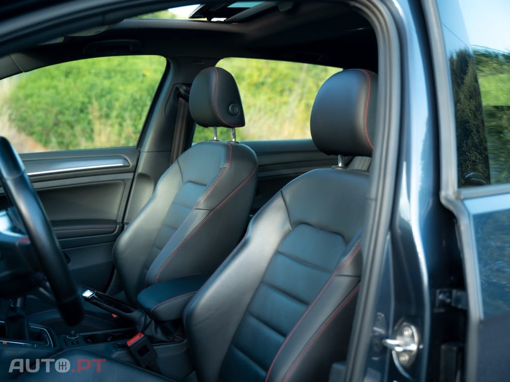 Volkswagen Golf 2.0 TSI GTI