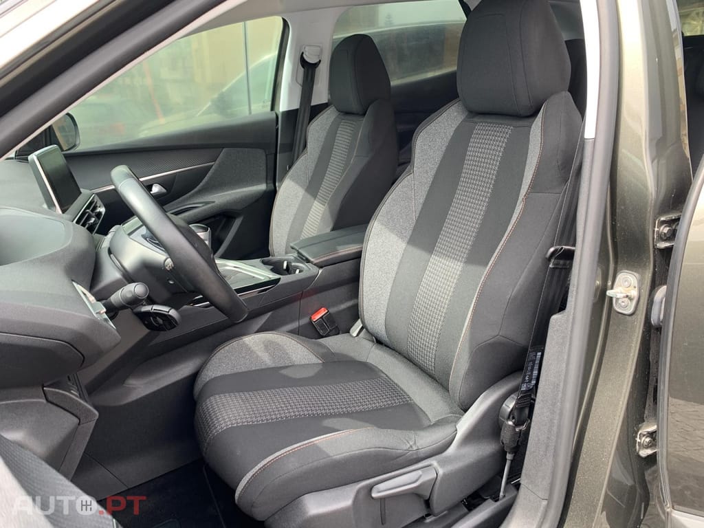Peugeot 3008 1.5 BlueHDi Active