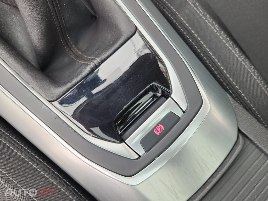 Peugeot 308 1.6 e-HDi Allure J17