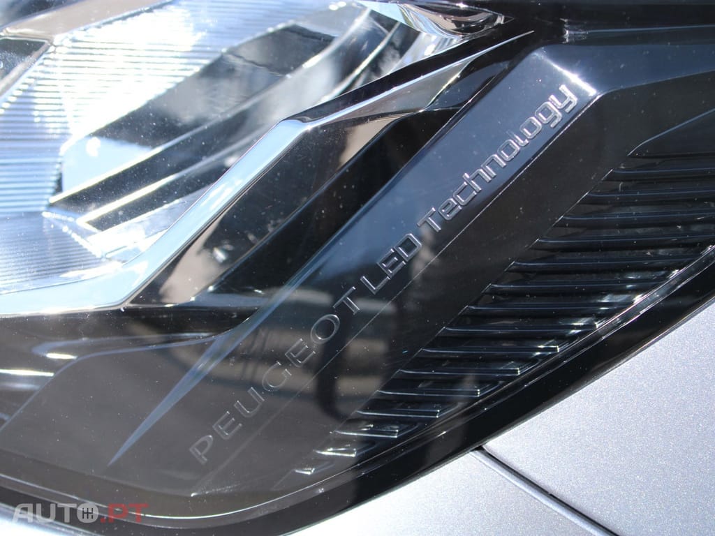 Peugeot E-2008 Allure