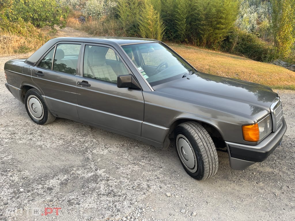 Mercedes-Benz 190 190D