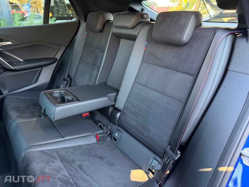 BMW iX2 eDrive20 Pack Desportivo M Pro