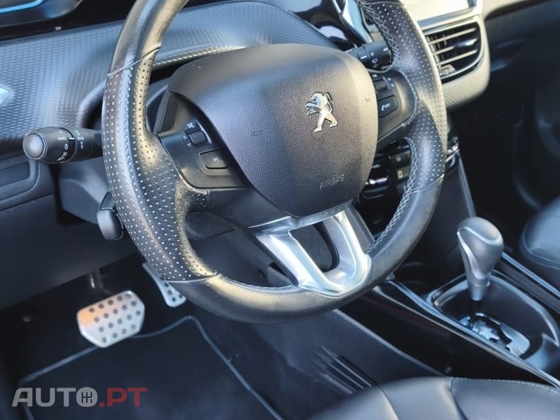 Peugeot 2008 1.2 PureTech Crossway EAT6