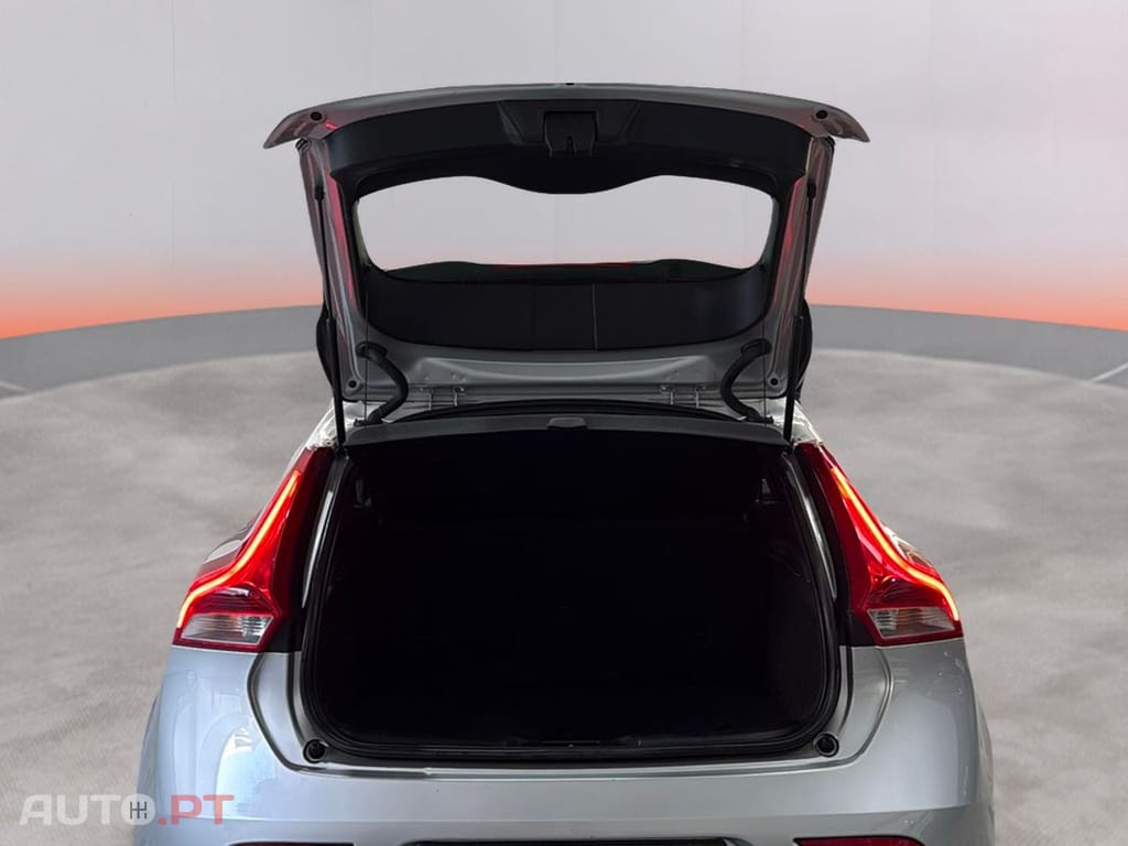 Volvo V40 2.0 D3 Momentum