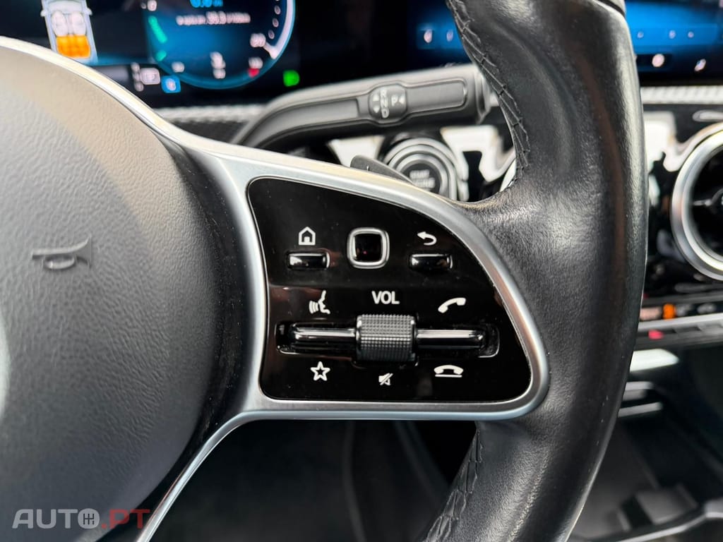 Mercedes-Benz CLA 180 D Business DCT