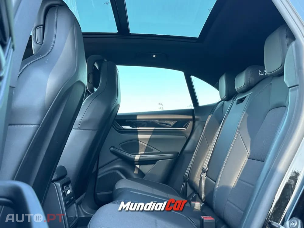 Porsche Macan Electric 4