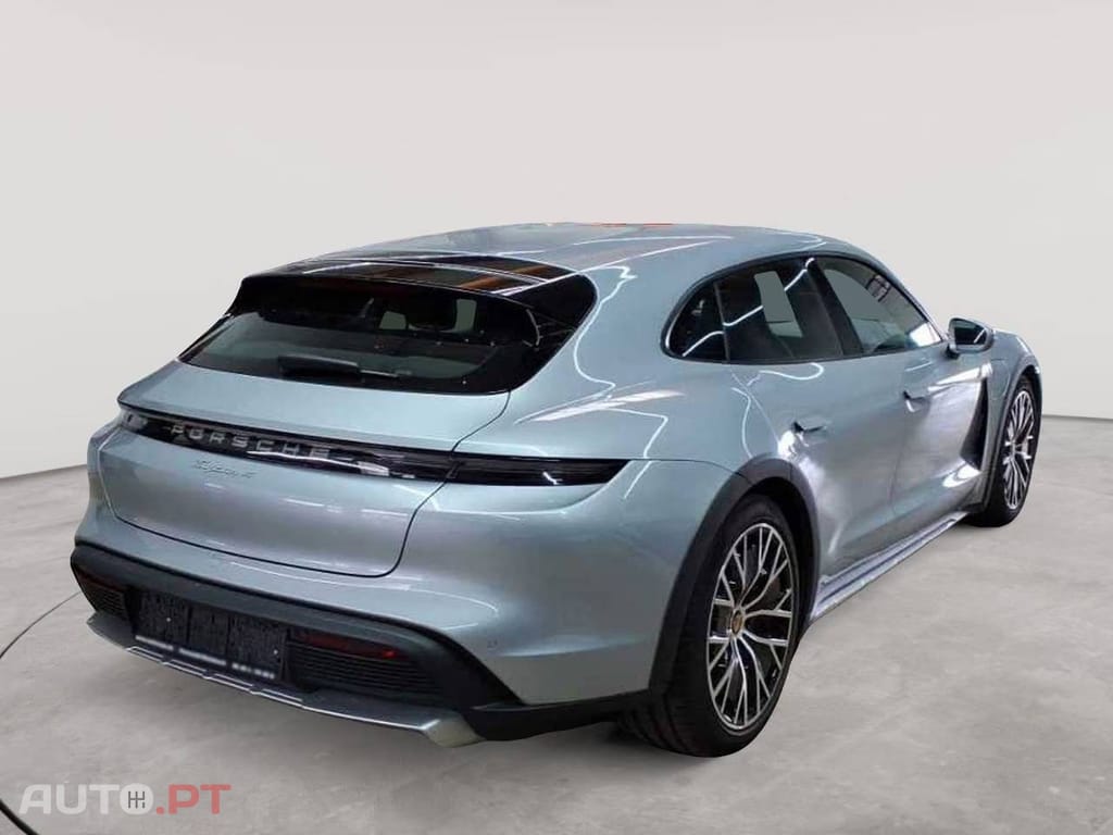 Porsche Taycan 4 