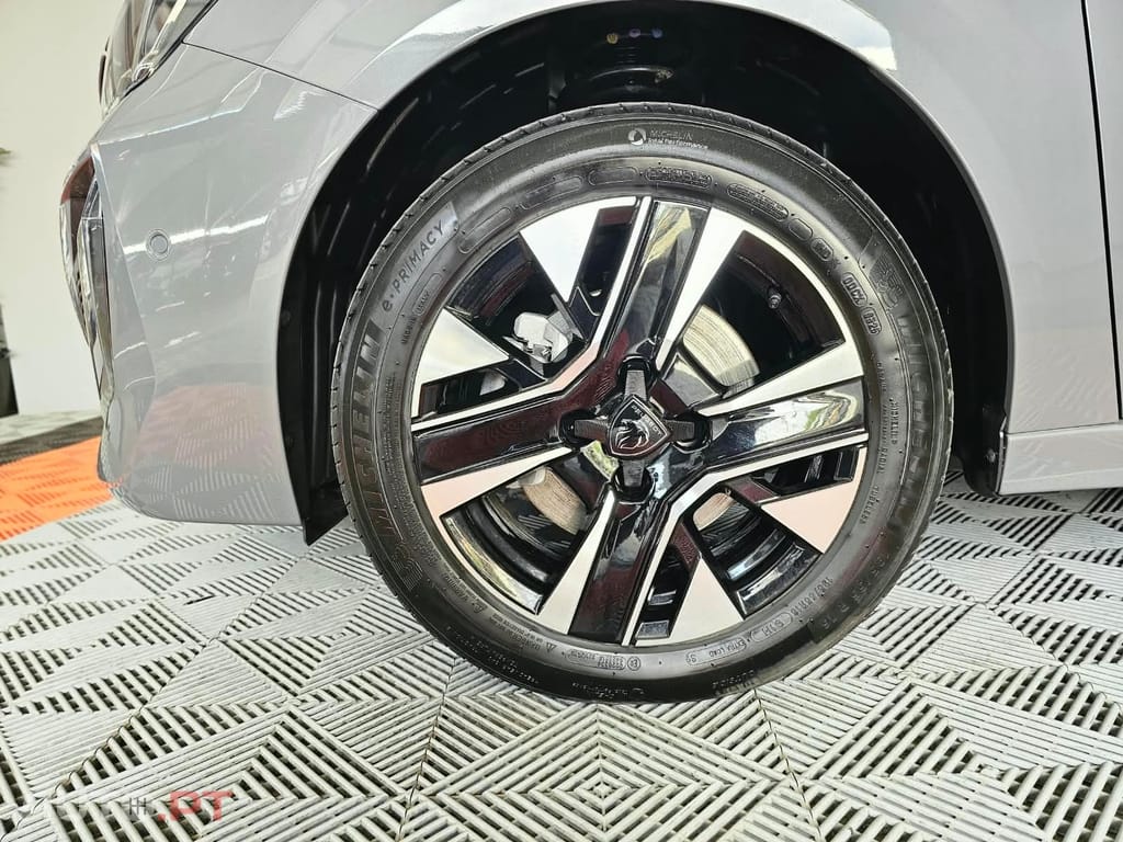 Peugeot e-208 50 kWh Allure — fotografia 9