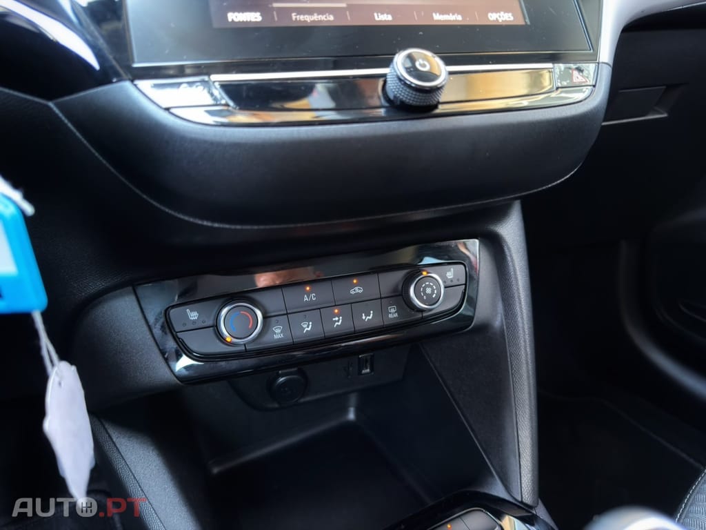 Opel Corsa 1.2 Business Edition — fotografia 15