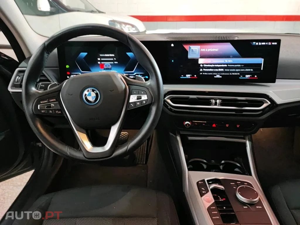 BMW 320 e Touring Auto